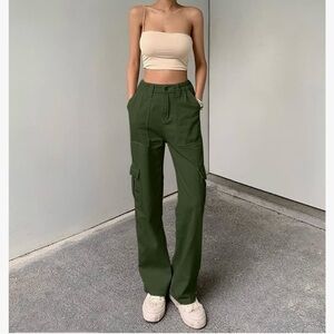 Amazon Essentials Women's Dark Green Wide Leg Cargo Pants Y2K style